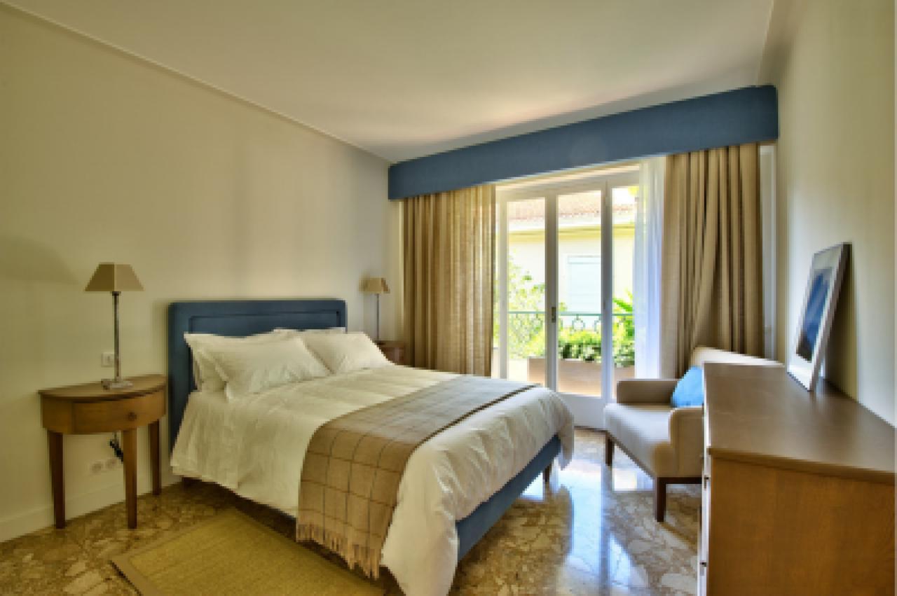 One Bed Just Minutes Walk From The Croisette And The Palais In A Secure 1693 Apartment *